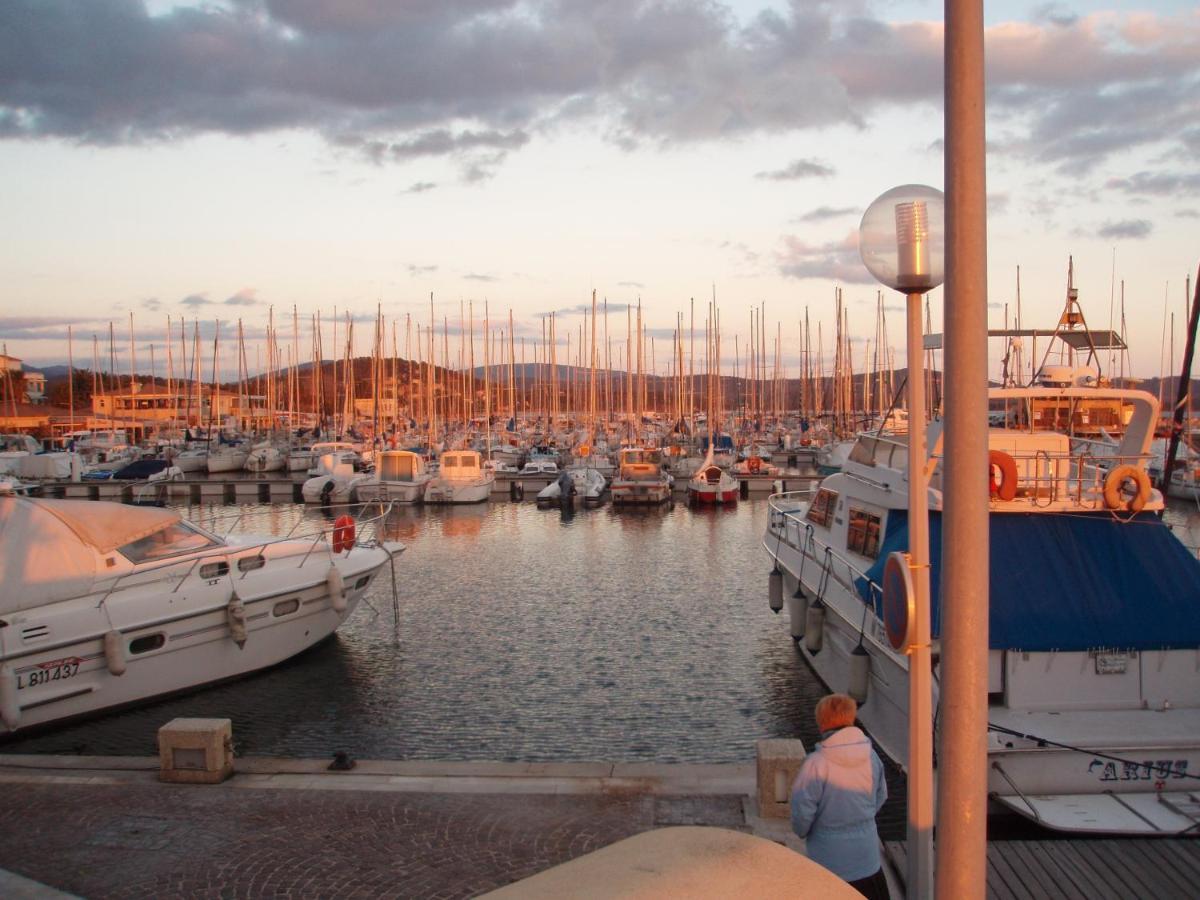 La Provence Authentique A 30 Minutes Des Plages Collobrieres Luaran gambar